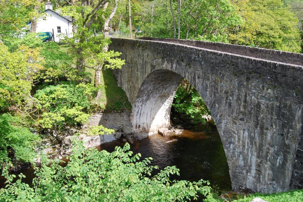 The Bridge Of Lochay Hotel Killin Exterior photo